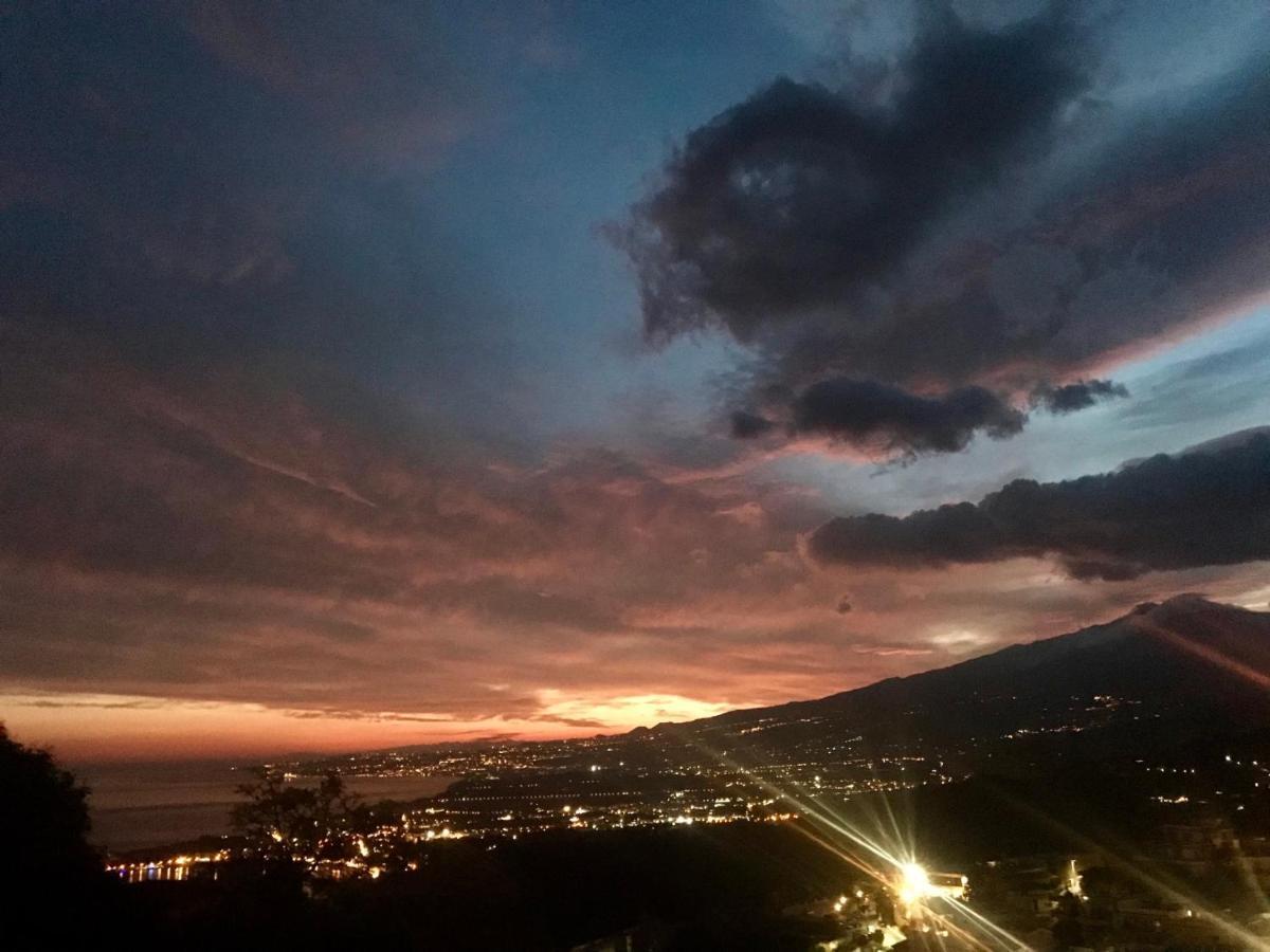 Charme House Taormina Villa Buitenkant foto