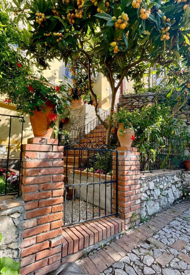Charme House Taormina Villa Buitenkant foto